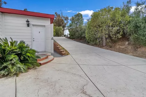 Exterior - 441 Rancho Santa Fe Rd, Encinitas, CA 92024 photo 12 of 18