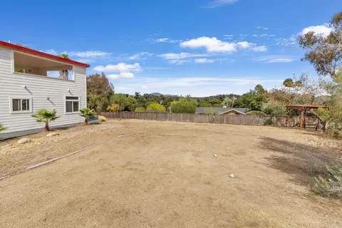 Exterior - 441 Rancho Santa Fe Rd, Encinitas, CA 92024 photo 17 of 18