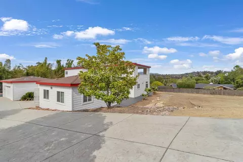 Exterior - 441 Rancho Santa Fe Rd, Encinitas, CA 92024 photo 14 of 18