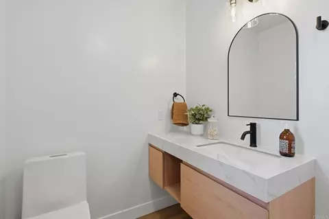Bath - 212 Casper Ln, Vista, CA 92084 photo 6 of 7