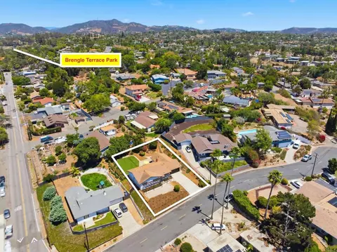 View/Area - 212 Casper Ln, Vista, CA 92084 photo 5 of 15