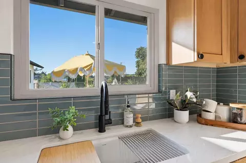 Kitchen - 212 Casper Ln, Vista, CA 92084 photo 9 of 10