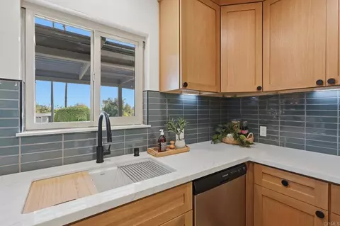 Kitchen - 212 Casper Ln, Vista, CA 92084 photo 4 of 10