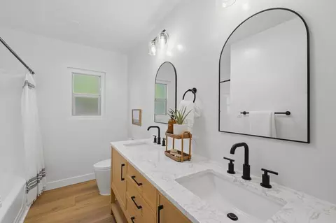Bath - 212 Casper Ln, Vista, CA 92084 photo 1 of 7