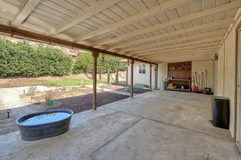 Exterior - 935 Tanya Ln, Fallbrook, CA 92028 photo 4 of 8
