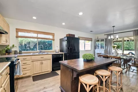 Kitchen - 935 Tanya Ln, Fallbrook, CA 92028 photo 4 of 5