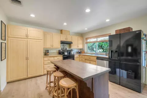 Kitchen - 935 Tanya Ln, Fallbrook, CA 92028 photo 5 of 5