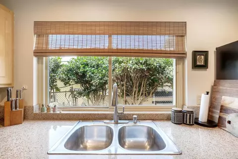 Kitchen - 935 Tanya Ln, Fallbrook, CA 92028 photo 2 of 5