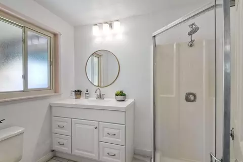Bath - 935 Tanya Ln, Fallbrook, CA 92028 photo 3 of 3
