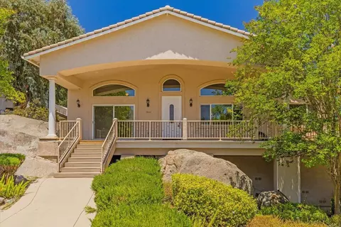 15511 Calistoga Dr, Ramona, CA 92065