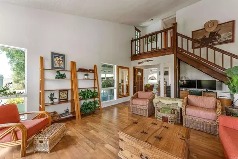 Living - 4439 La Canada, Fallbrook, CA 92028 photo 2 of 9