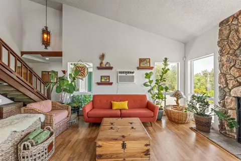 Living - 4439 La Canada, Fallbrook, CA 92028 photo 6 of 9