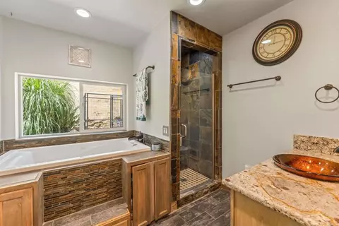 Bath - 4439 La Canada, Fallbrook, CA 92028 photo 1 of 4