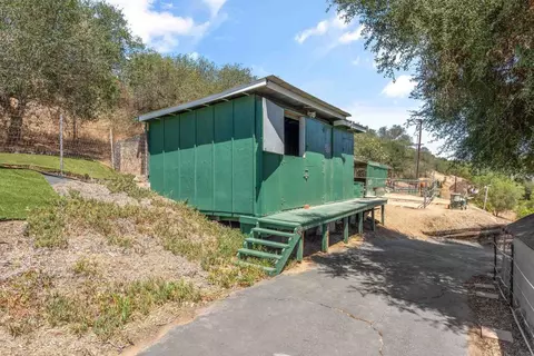Exterior - 4439 La Canada, Fallbrook, CA 92028 photo 11 of 23