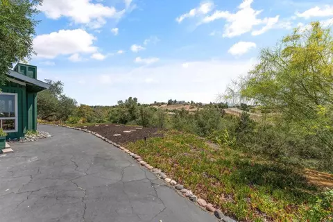 Exterior - 4439 La Canada, Fallbrook, CA 92028 photo 5 of 23