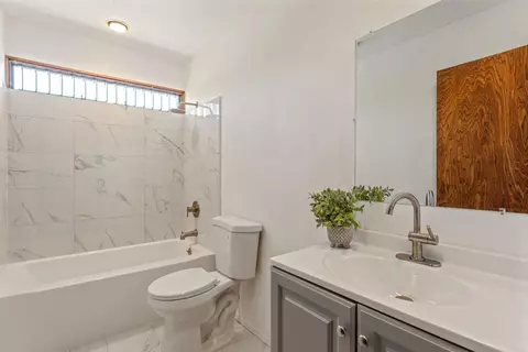 Bath - 4439 La Canada, Fallbrook, CA 92028 photo 4 of 4