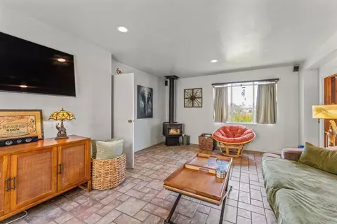 Living - 4439 La Canada, Fallbrook, CA 92028 photo 8 of 9
