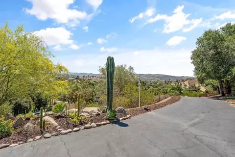 Exterior - 4439 La Canada, Fallbrook, CA 92028 photo 6 of 23