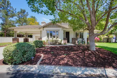 Exterior - 820 Culloden Ct, Fallbrook, CA 92028 photo 2 of 10