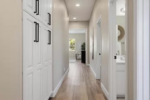 Entry Way - 820 Culloden Ct, Fallbrook, CA 92028 photo 4 of 4