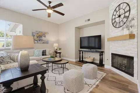Living - 820 Culloden Ct, Fallbrook, CA 92028 photo 6 of 6