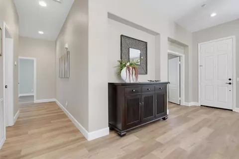 Entry Way - 820 Culloden Ct, Fallbrook, CA 92028 photo 1 of 4