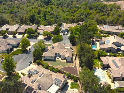 View/Area - 820 Culloden Ct, Fallbrook, CA 92028 photo 6 of 12