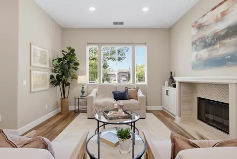 Living - 820 Culloden Ct, Fallbrook, CA 92028 photo 2 of 6