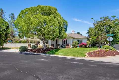 Exterior - 820 Culloden Ct, Fallbrook, CA 92028 photo 1 of 10