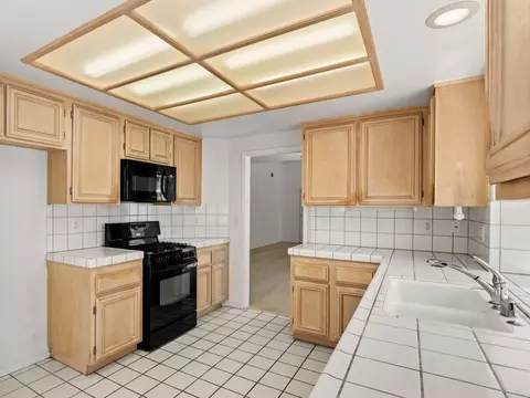 Kitchen - 4938 Kalamis Way, Oceanside, CA 92056 photo 2 of 2