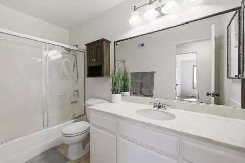 Bath - 12446 Skyhigh Ct, El Cajon, CA 92021 photo 3 of 3