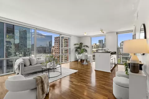 321 Tenth Ave #902, San Diego, CA 92101