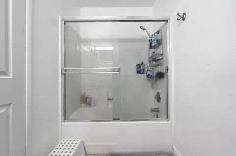 Bath - 9220 Kenwood St #L, Spring Valley, CA 91977 photo 2 of 4