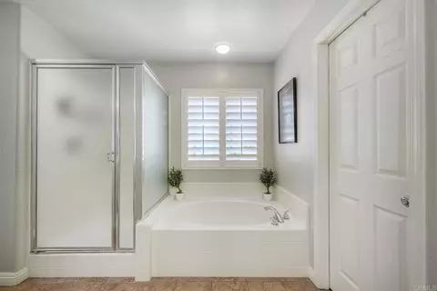 Bath - 1151 Sunbright Dr, Oceanside, CA 92056 photo 3 of 4