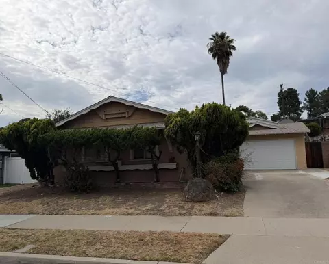 8262 Beaver Lake Dr, San Diego, CA 92119