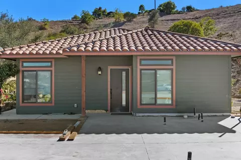 Exterior - 2777 Kingridge Dr, Fallbrook, CA 92028 photo 7 of 12