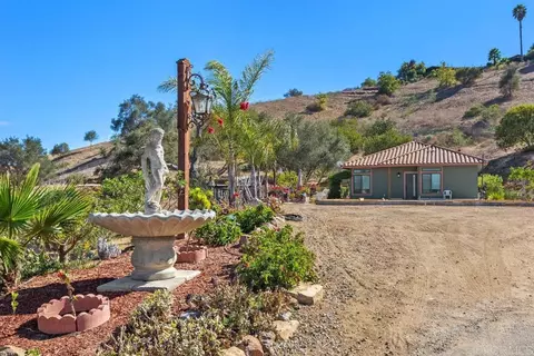 Exterior - 2777 Kingridge Dr, Fallbrook, CA 92028 photo 6 of 12