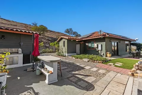 Exterior - 2777 Kingridge Dr, Fallbrook, CA 92028 photo 11 of 12
