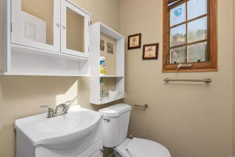 Bath - 2777 Kingridge Dr, Fallbrook, CA 92028 photo 1 of 2