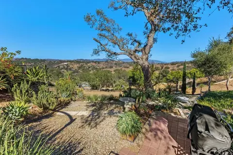 Exterior - 2777 Kingridge Dr, Fallbrook, CA 92028 photo 9 of 12
