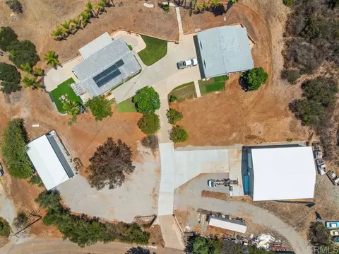 2051 Rainbow Glen Rd, Fallbrook, CA 92028 photo 2