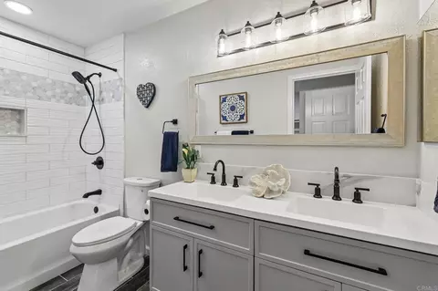 Bath - 32078 Del Cielo Oeste, Bonsall, CA 92003 photo 3 of 4