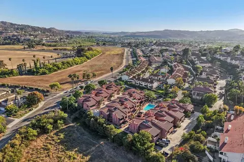 View/Area - 32078 Del Cielo Oeste, Bonsall, CA 92003 photo 2 of 7