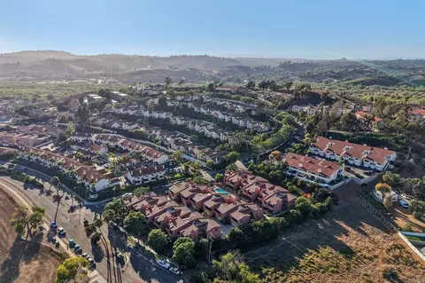 View/Area - 32078 Del Cielo Oeste, Bonsall, CA 92003 photo 4 of 7