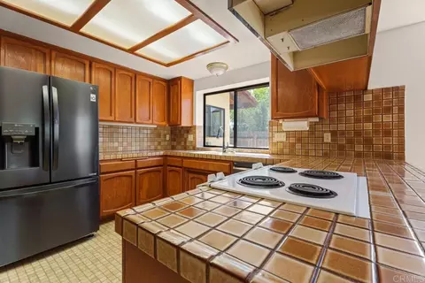 Kitchen - 25641 Bellemore, Ramona, CA 92065 photo 4 of 5