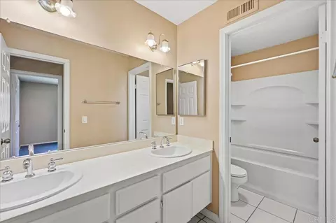 Bath - 842 Porter Way, Fallbrook, CA 92028 photo 5 of 6