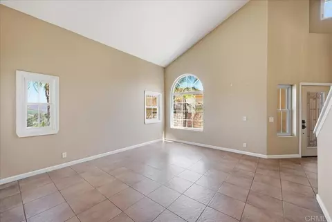 Living - 842 Porter Way, Fallbrook, CA 92028 photo 2 of 7