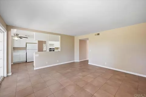 Living - 842 Porter Way, Fallbrook, CA 92028 photo 6 of 7
