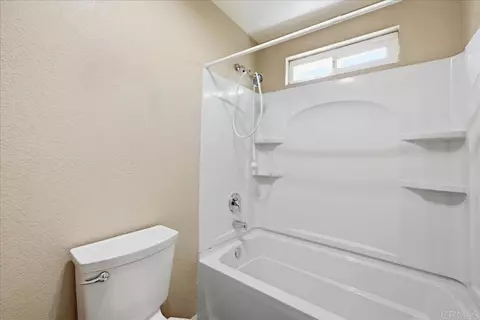 Bath - 842 Porter Way, Fallbrook, CA 92028 photo 4 of 6