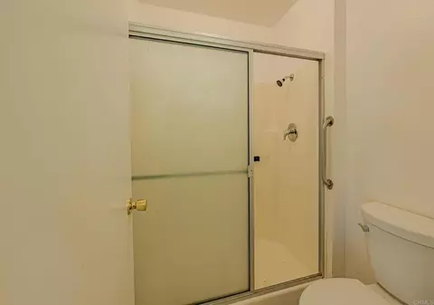 Bath - 261 Parkside, Escondido, CA 92026 photo 3 of 3